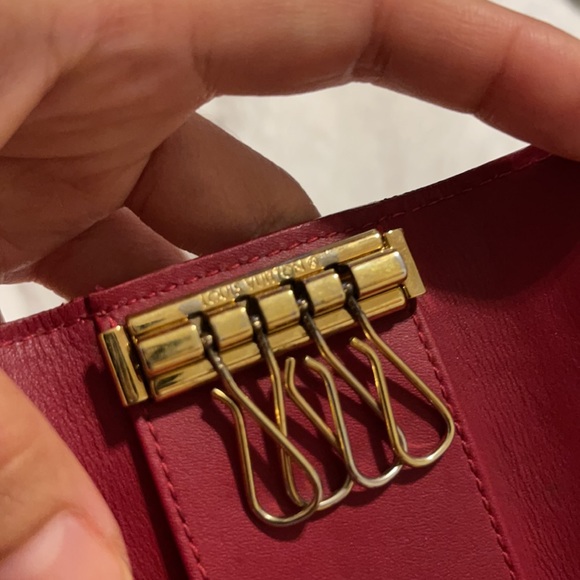 ⚜️ Louis Vuitton
4 Key Holder Monogram Vernis - Picture 10 of 12